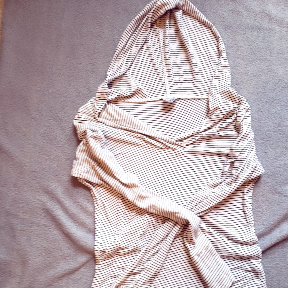 Hooded shirt